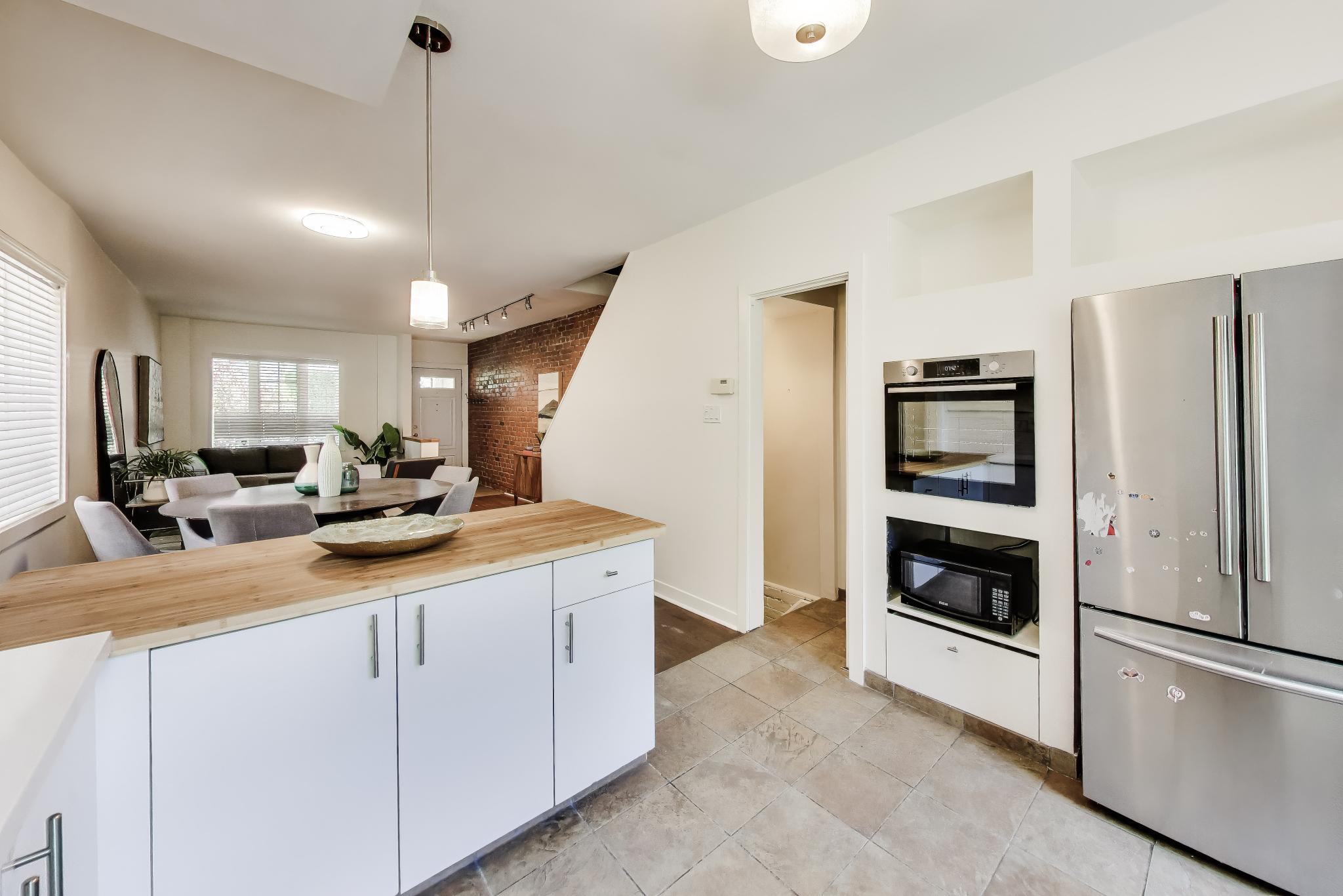 318 Sumach Street — kitchen